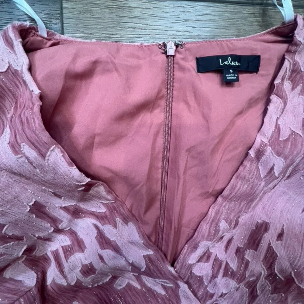 Lululs Meant to Shine Floral Jacquard Mini Dress, NWT, Size S, V Neck, Pink - Picture 5 of 11